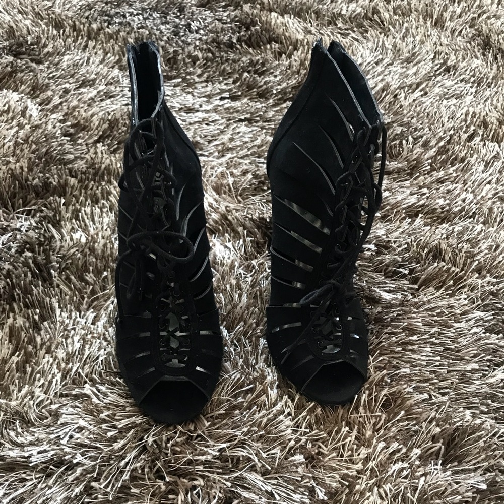 ONLY WORN ONCE‼️‼️